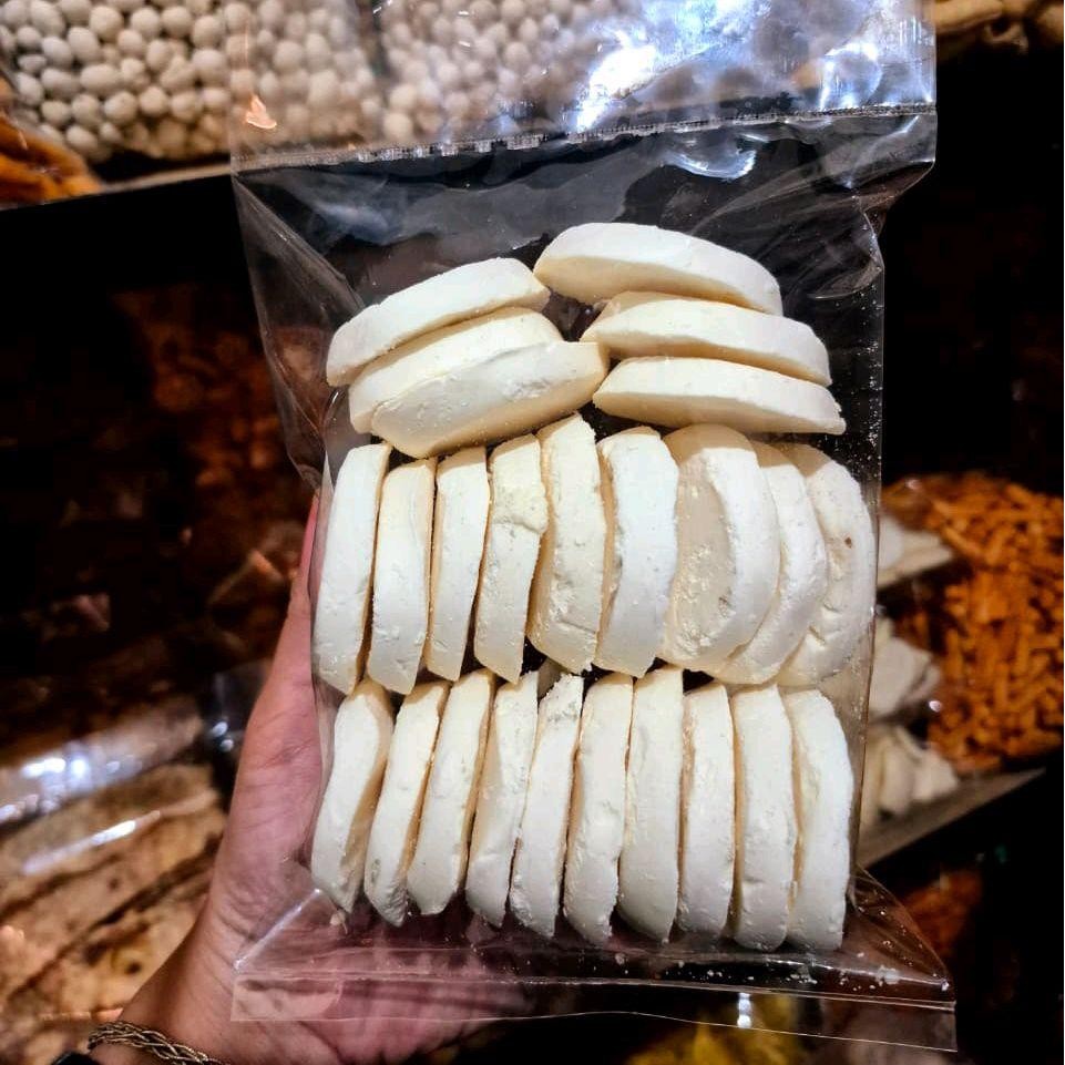 

BREM BULAT SOLO 100GR PREMIUM MANIS CEMILAN MAKANAN CAMILAN BISKUIT SNACK KERING