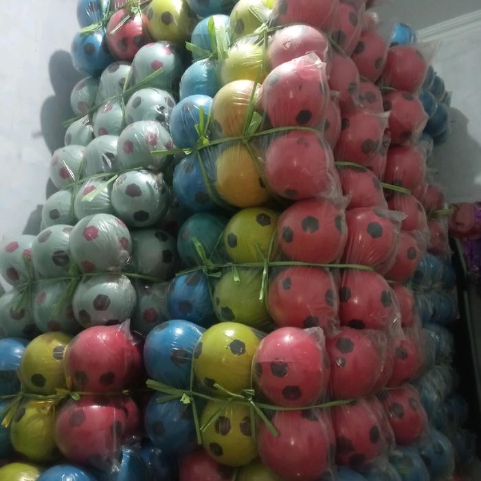 Promo 12 PCS Bola Sepak Plastik Besar Putih Dan Berwarna /Bola Kaki Plastik Jumbo Harga Grosir Termu