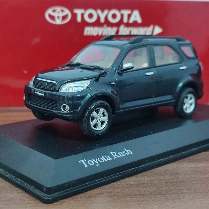 Diecast Toyota Rush Skala 1:43 Dealer Box Miniatur