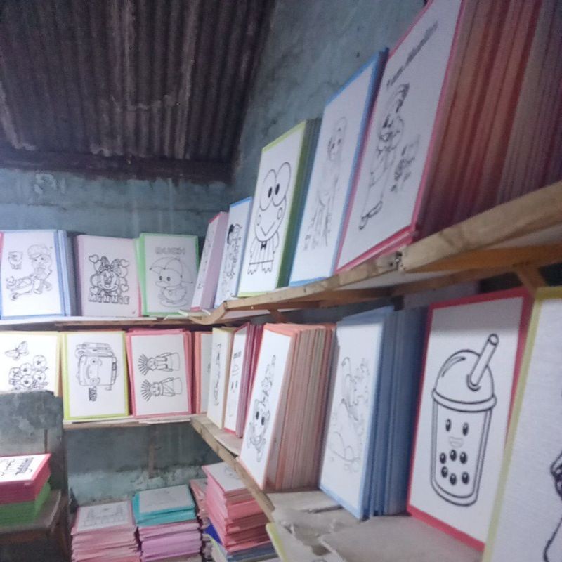 

100 PCS Styrofoam Bergambar List Cat Tersedia Lebih Dari 50 Karakter(30*40)