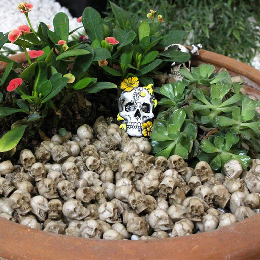 

20pcs Halloween Mini Skulls Decor Resin Skulls Head Decorative Scary Prank Props Terrifying Skull Rocks Garden Decor for Planter