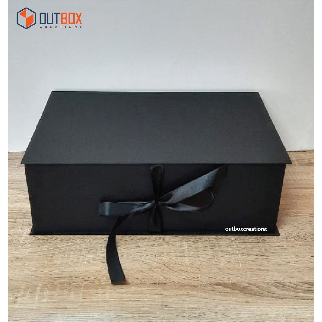 

Box Kado Pita Hitam Besar