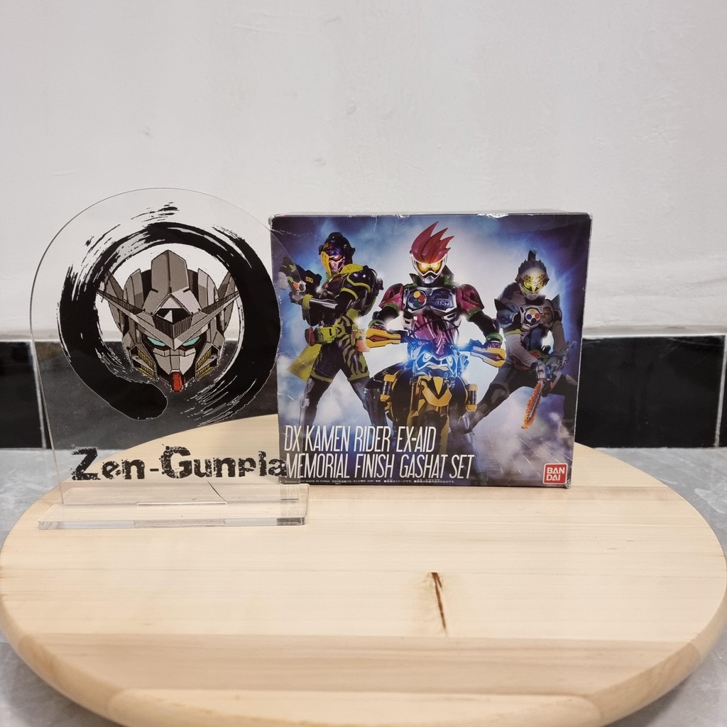 DX Kamen Rider Ex-Aid Memorial Finish Gashat Set  BANDAI Kamen Rider Exaid Gashat Genm Brave Snipe L