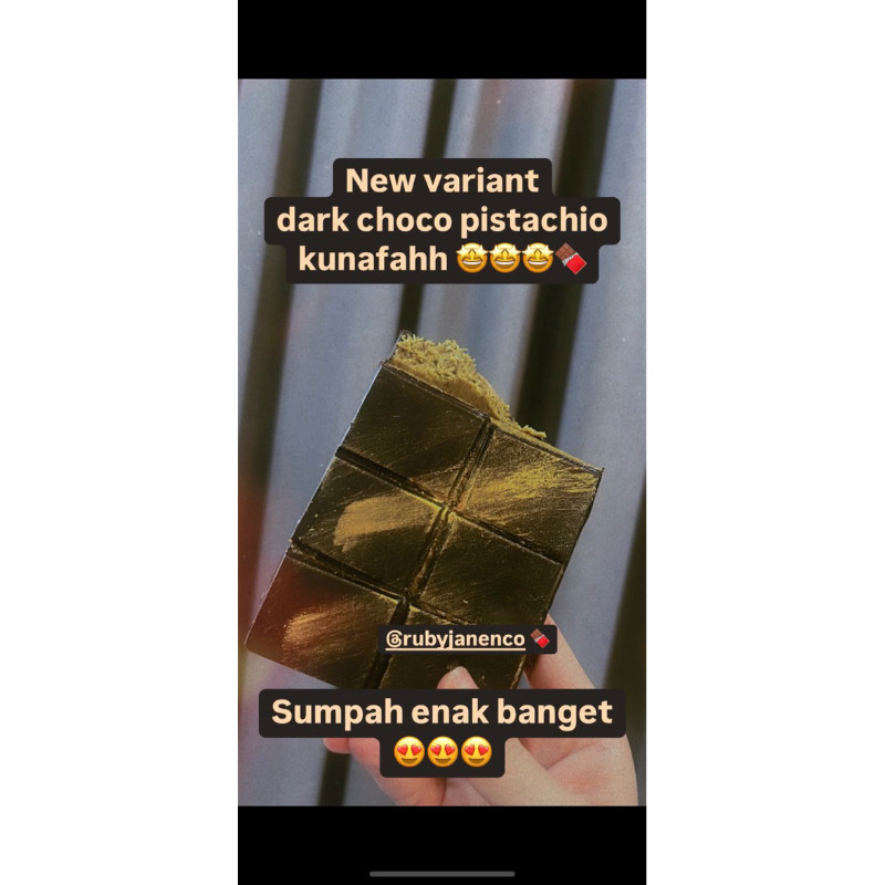 

(Dark Choco) Dark Marble Emerald Pistachio Chocolate Dubai Rubyjanenco