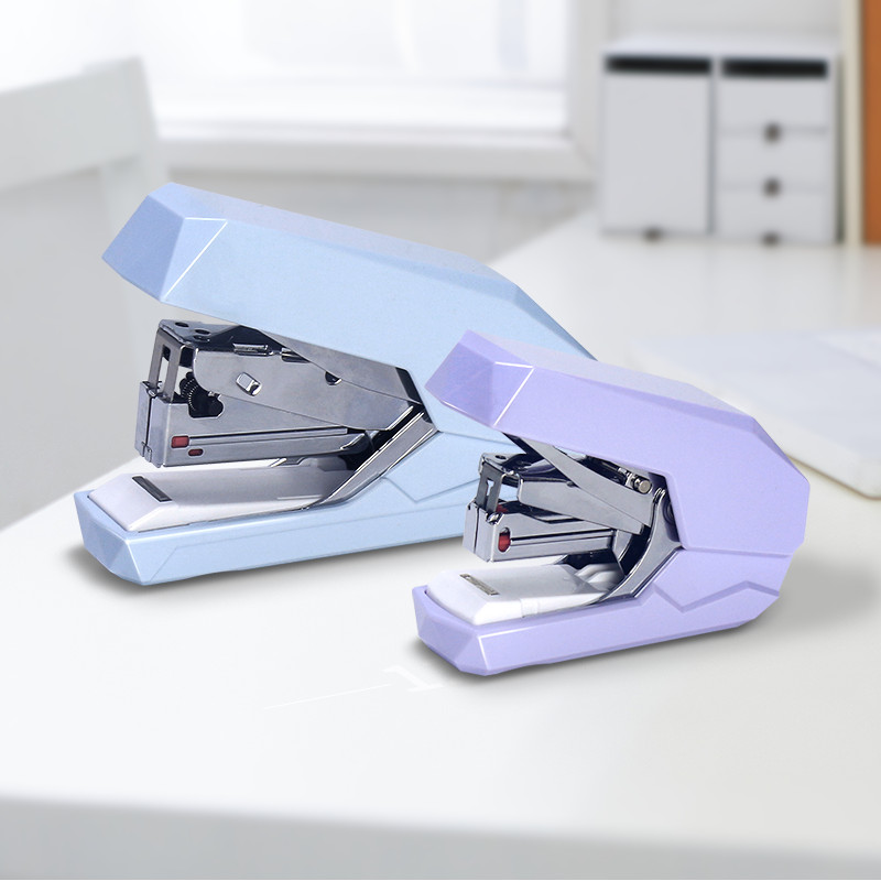 

Flat stitch labor saving 32 page stapler Mini small flat foot stapler 1249/1250 Office supplies Convenient stapler for students