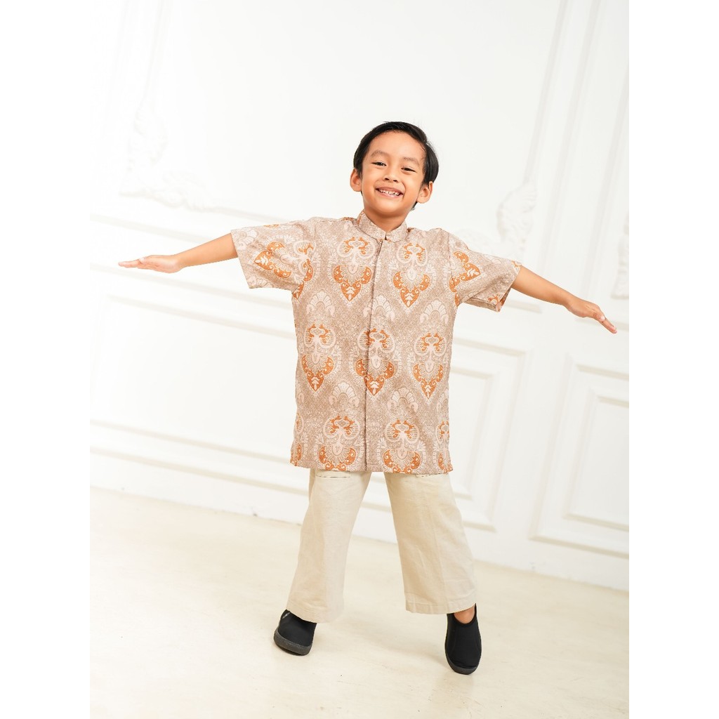 Adyatma Pria Senggala Mocca Kemeja Batik Koko Anak Lengan Pendek Regular Fit