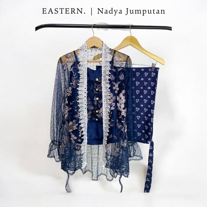 

(SET5IN1) Kebaya Kutubaru Batik Jumputan Modern Set Kebaya Wisuda Baju Kondangan Wanita Kekinian Panjang Setelan batik kutubaru - Navy Renda Putih, Kebaya saja