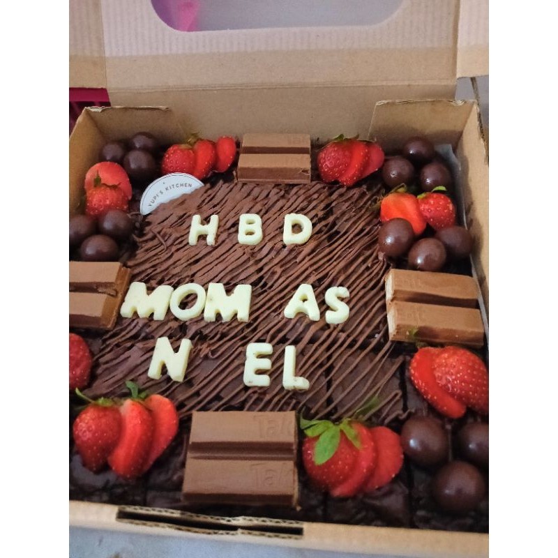 

FUDGY BROWNIES Hampers