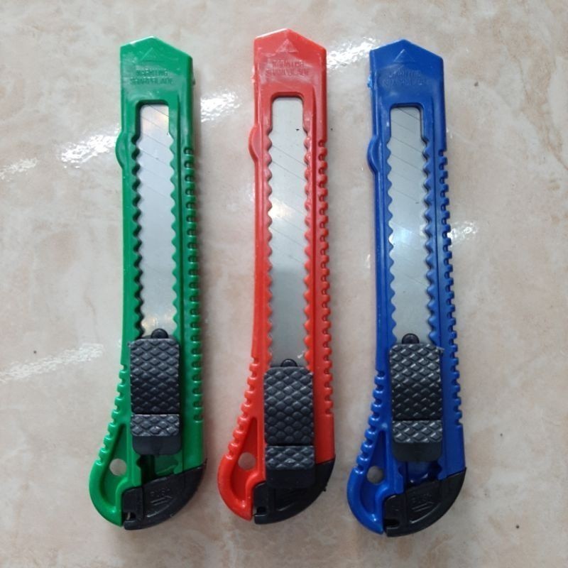 

Isco Cutter Transparan Besar 1 PCS