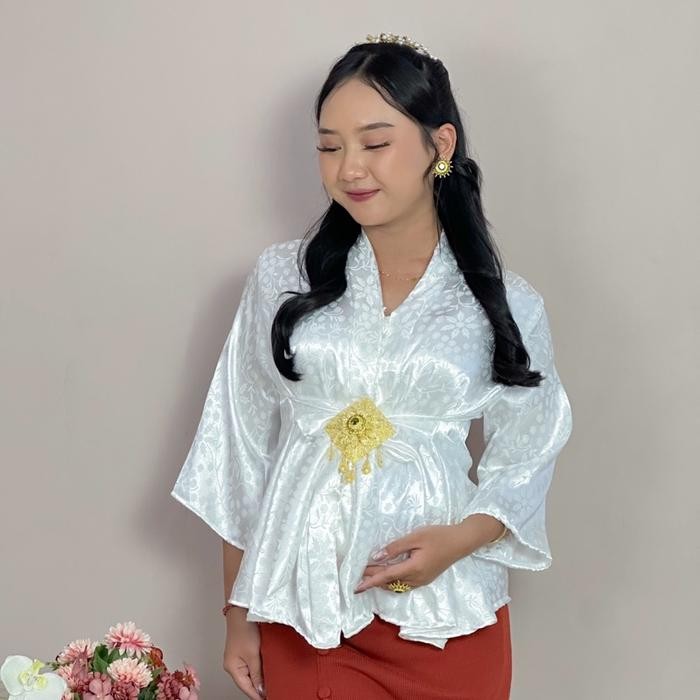 KEBAYA BALI HAMIL SATIN, BROKAT DAN AIRFLOW EXCLUSIVE - Satin, L