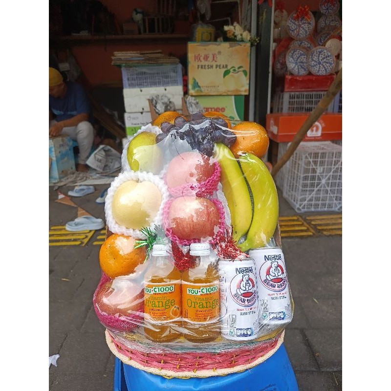 

TERLARIS parcel buah/ hampers premium + Mix minuman You C 1000 dan susu bear brand Tipe B
