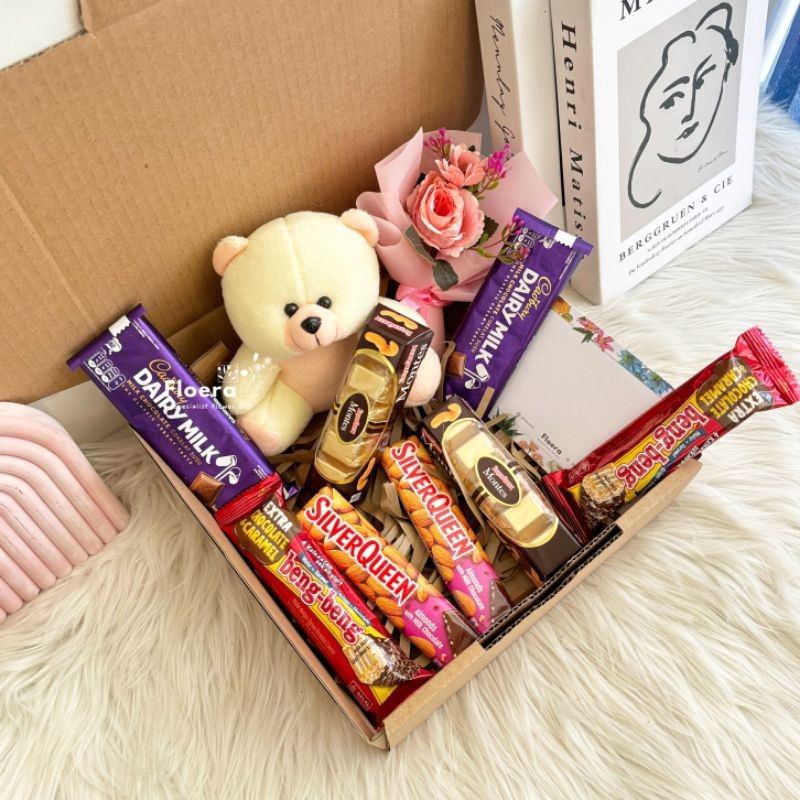 

PROMO!BISA KIRIM HARI INI Gift Box hampers hadiah buket bouquet bunga boneka cokelat untuk pacar wanita dan valentineREADY
