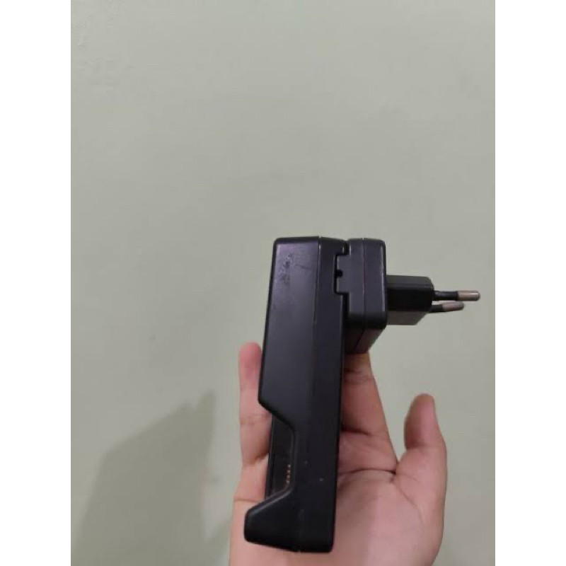 CHARGER NIKON ORI COPOTAN KAMERA MH 24 FOR BATERAI EN EL 14 Bisa untuk kamera NIKON D3100 D3200 D330