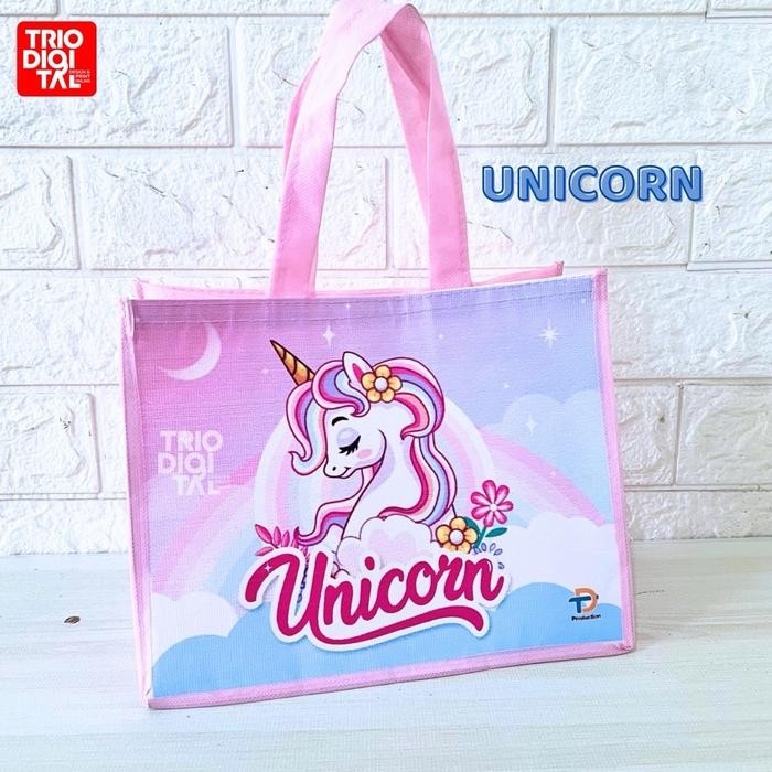 

PALING MURAH (isi 10pcs) Tas Goodiebag Karakter kain Sponbon Ultah Aqiqah Tedhak siten sise 25x13x20cm hampers ulta - TAS UNICORN
