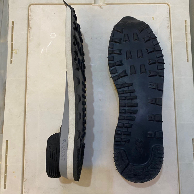 Outsole NB 574 Hitam Gum Slim Fit Anti Licin