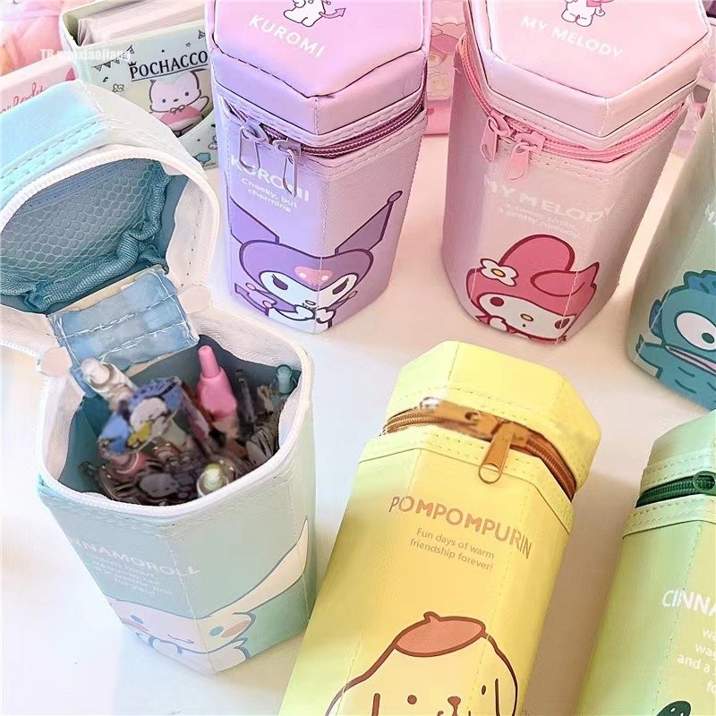 

TEMPAT PENSIL HEXAGON MOTIF SANRIO / PENCIL CASE TABUNG CINNAMOROL MELODY KUROMI