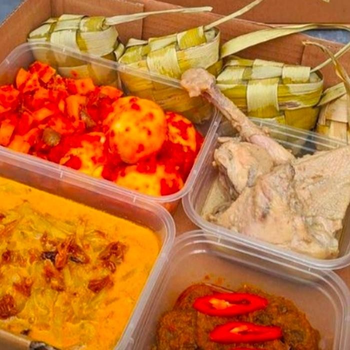 paket ketupat lebaran matang - ayam opor