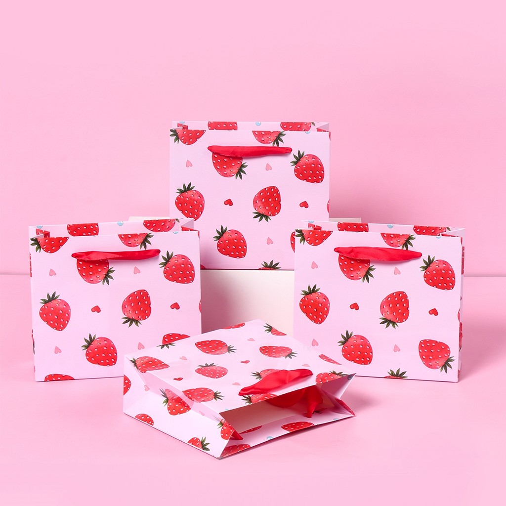 

4pcs Strawberry Gift Bag Strawberry Theme Candy Bag Birthday Baby Shower Party Decoration Strawberry DIY Gift Packaging Bag