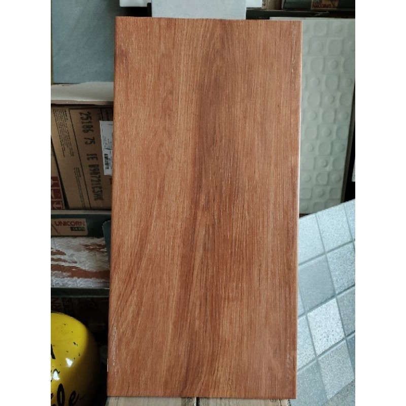 Keramik 30x60 MATT URAT KAYU TUA KASAR / KERAMIK TANGGACO