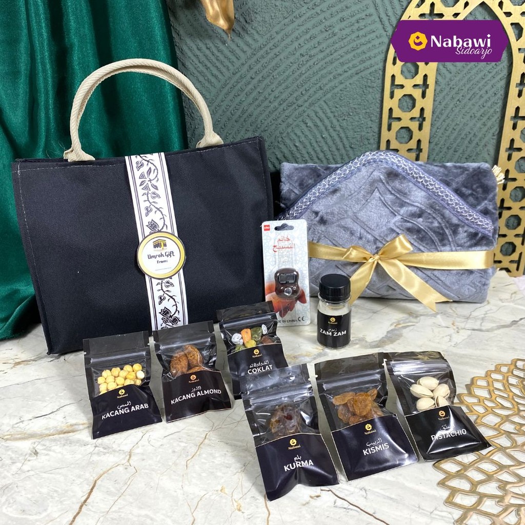 

Hampers Khadijah Souvenir Oleh Oleh Haji Umroh Kacang Arab Fustuk Kismis Kurma Air Zam-zam Sajadah