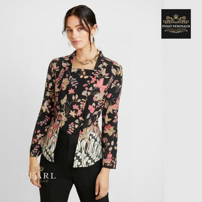 

Kebaya Kutubaru Bunga Pariaman - S