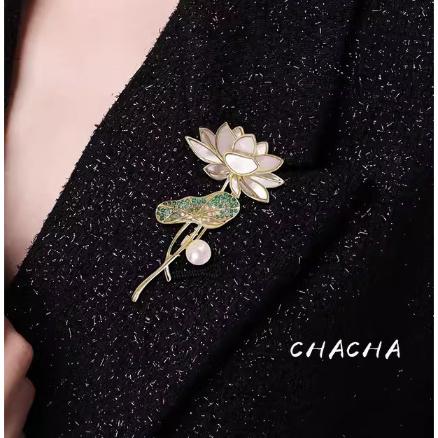 T ACC Bros Bunga Teratai Kerang Mutiara Imitasi Elegan Cocok untuk Gaun Hadiah Q486