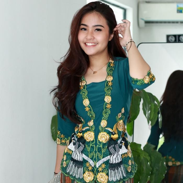 

Kebaya Bordir Kutubaru Melar Getah - Jersey Premium Impor Korea - Panjang, Baju Baju Atasan Stretch hijau botol Dress Kerah Wanita Pendek Navy kebaya graduation batik - Hijau botol, M