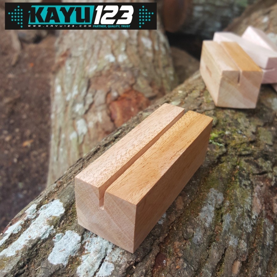 

Wooden Card Holder Ukuran 8x3x3 cm Tempat Penyimpanan Kartu (WCH-09)