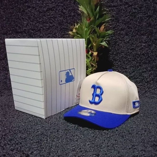Topi Premium Logo B Boston Bahan krem Biru Full Tag MLB