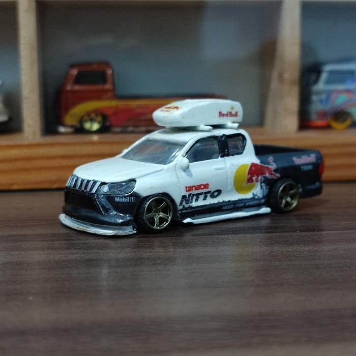 Diecast Majorette Toyota Hilux Custom 1:64 Miniatur