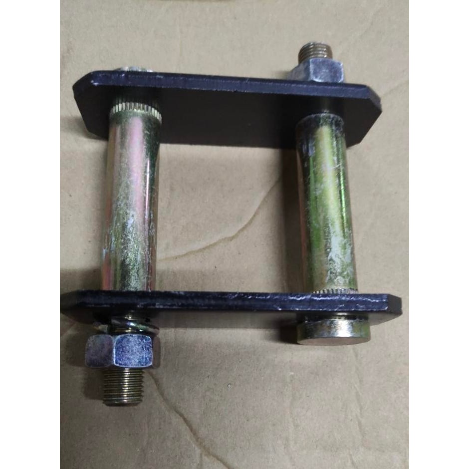 Anting per belakang Isuzu Trooper