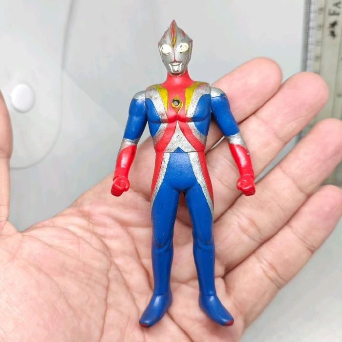 KYKY Action Figure Vinyl 4' UHS Ultraman Cosmos Eclipse Mode Original Bandai