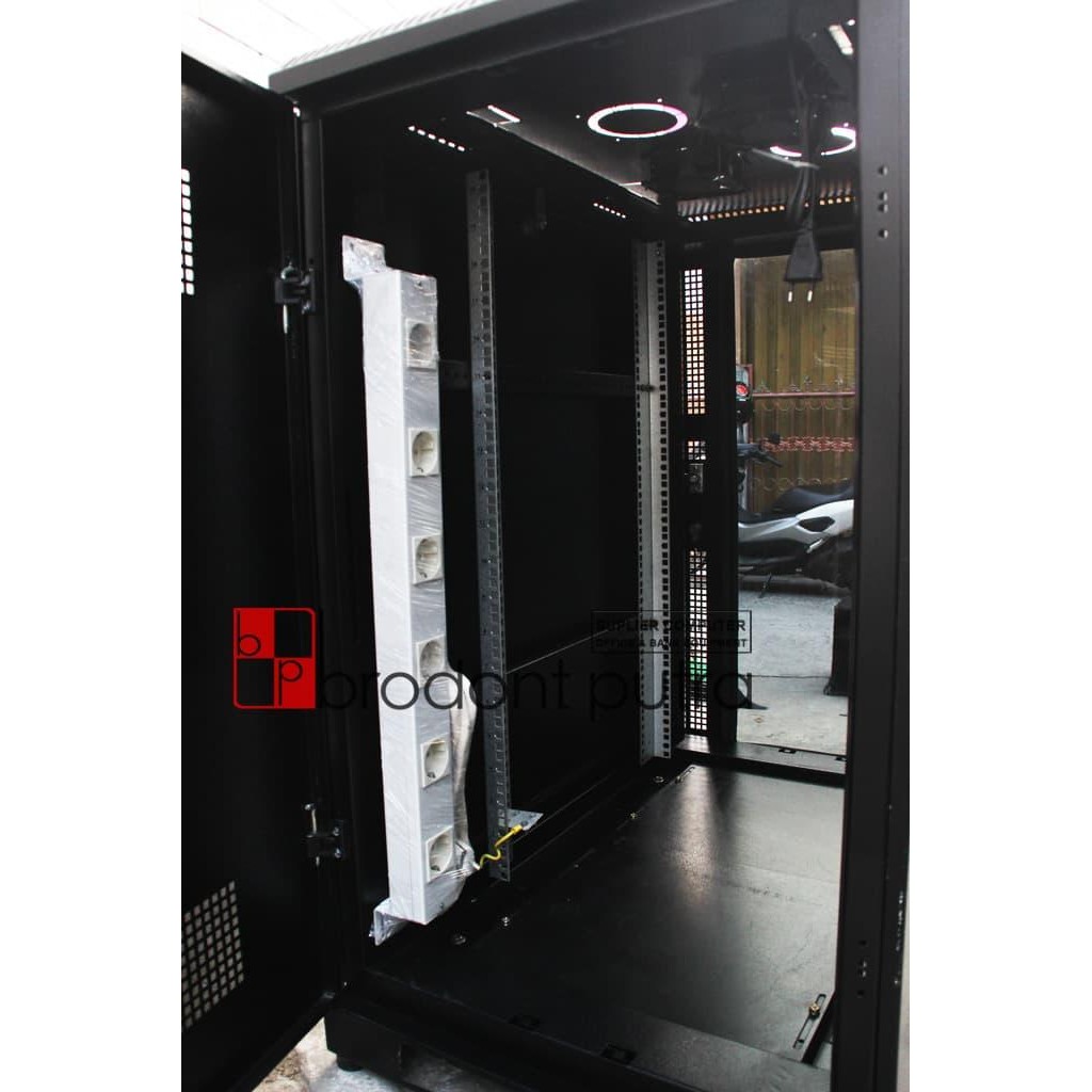 Closed Rack Server Fortuna 20U Depth 900mm  Saudara