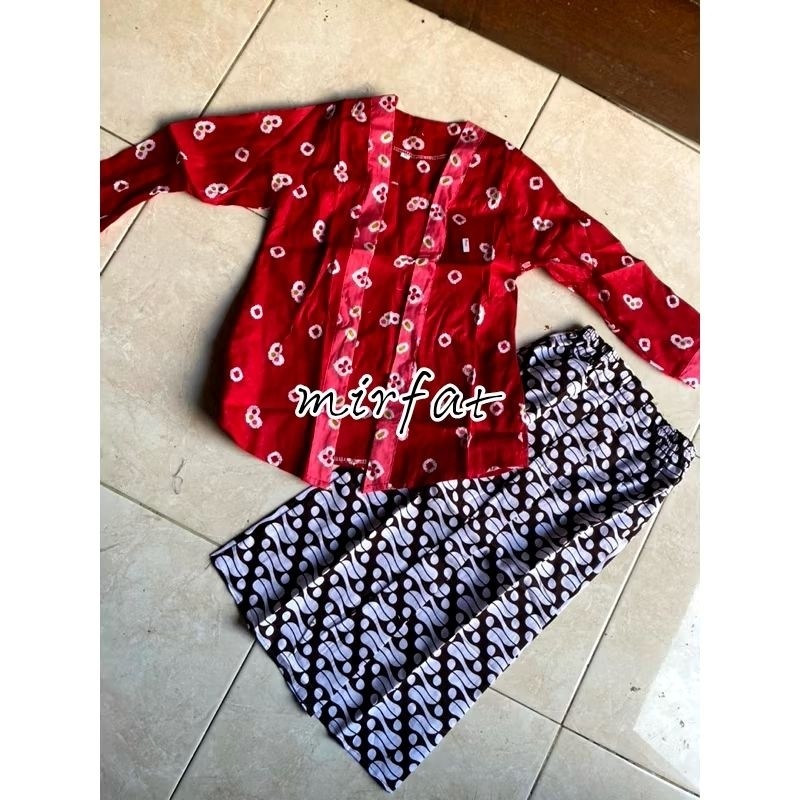 7.7 setelan jumputan anak (rok +baju jumputan)