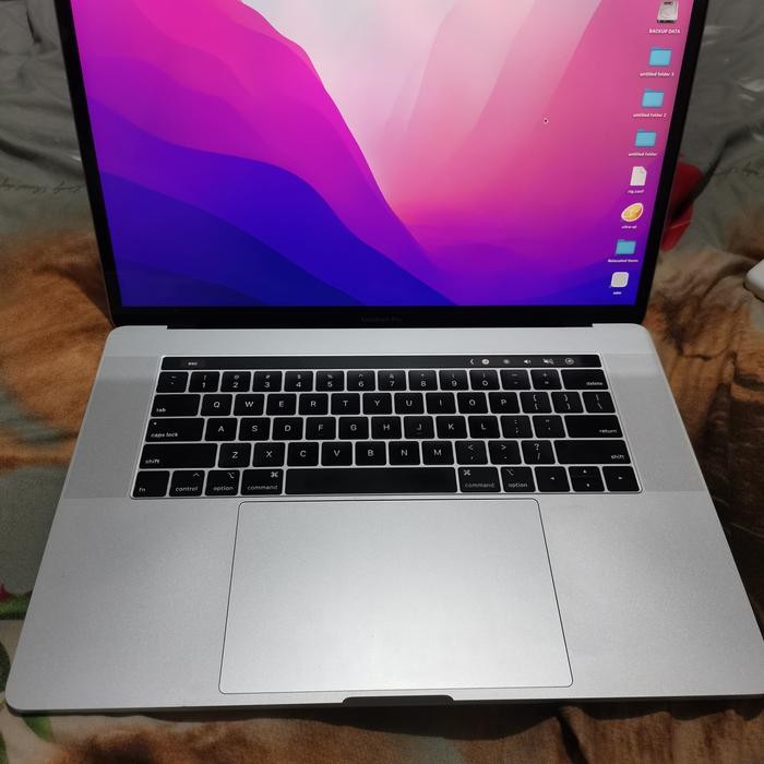 Macbook pro 2018 15 inch MR932 bekas