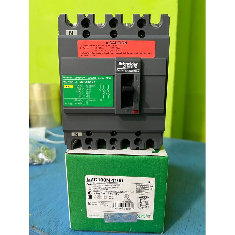 Mccb Schnieder EZC100N 4P 100A New