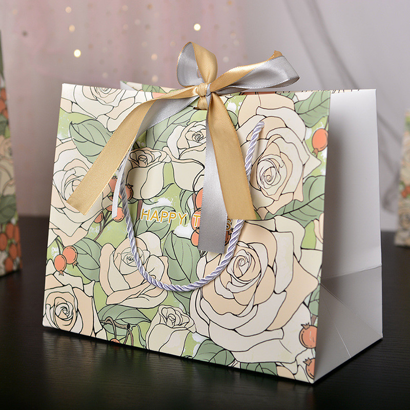 

Variant FC-325 -Paperbag - Paper bag - Paperbag Kado - Gift Bag - Premium PaperBag -Kantong Kado - Kantong Souvenir - Tas Kado Premium Souvenir Wedding - Goodie Bag - Paperbag Pita - PaperBag Tas Hadiah - PaperBag Premium Quality - Hadiah Wedding Souvenir