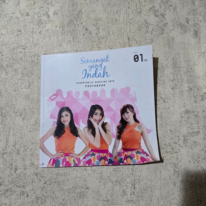 

Cherrybelle Photobook Semangat yang Indah Part 01