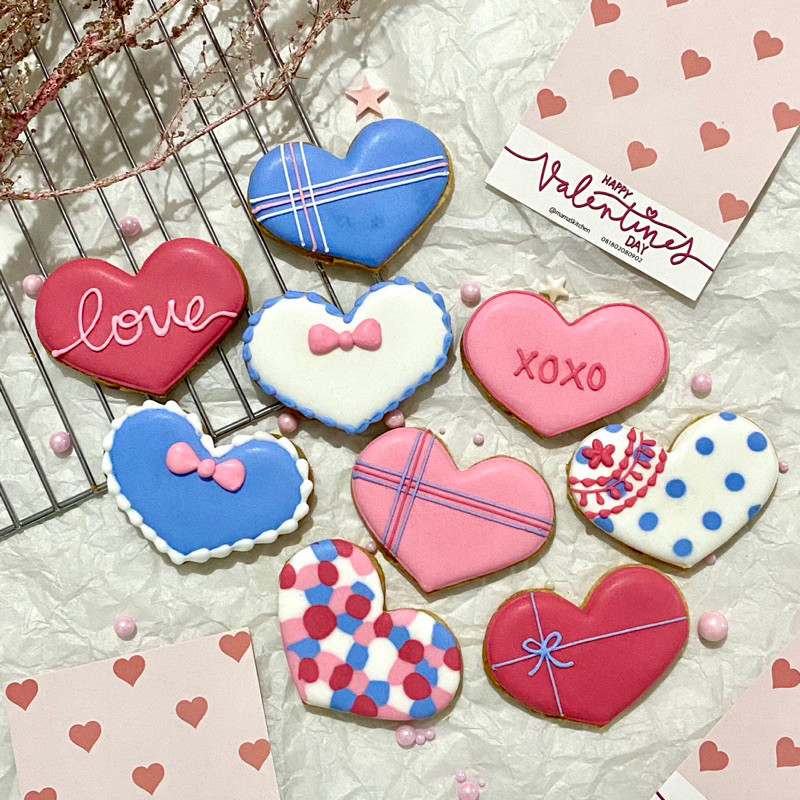 

Valentine Cookies Character ( Flower Cookies Character ( Buket / Kukis Valentine Chocolate Coklat Collection) - Sugar Cookies / Decorated Cookies / Kukis Hiasncia / Kukis Chinese Lunar New Year Collection) - Sugar Cookies / Decorated Cookies / Kukis Hias