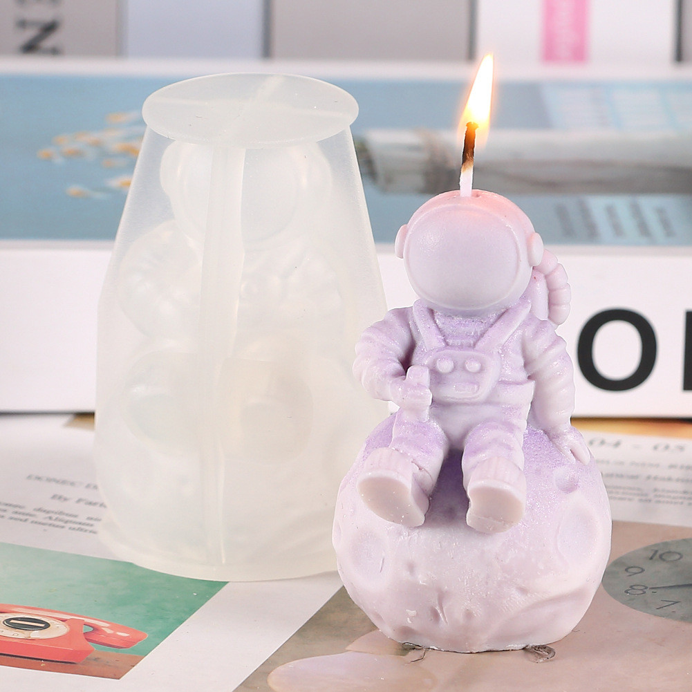 

3D Astronaut Shaped Candle Mold Silicone Soft Easy Demould Lunar Human Body Molds Soap Resin Chocolate Ice Cube Mould Home Decor