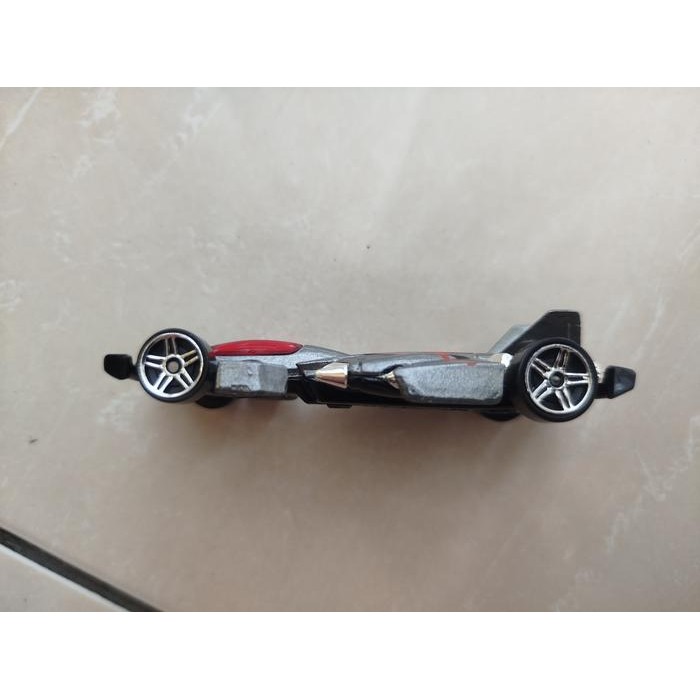 DIECAST  HOTWHEELS  JET THREAT 30 J3300 SILVER LOOSE