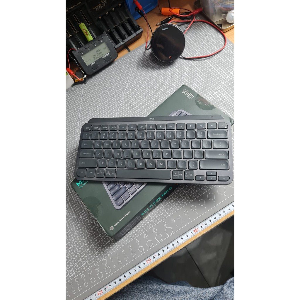 Keyboard Logitech MX Mini Wireless Bluetooth Keys Backlight led Bekas Second Preloved Komputer PC La