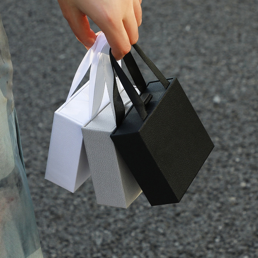 

1PC Thick Kraft Paper Drawer Jewelry Box Portable Ring Necklace Bracelet Earrings Gift Display Case Packaging Boxes Cardboard