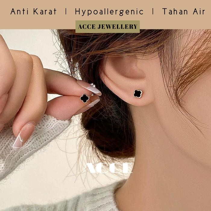 Anting Wanita Titanium Anti Karat Gold Hitam Girls Fashion Earrings anting tusuk clover  kecil Gold