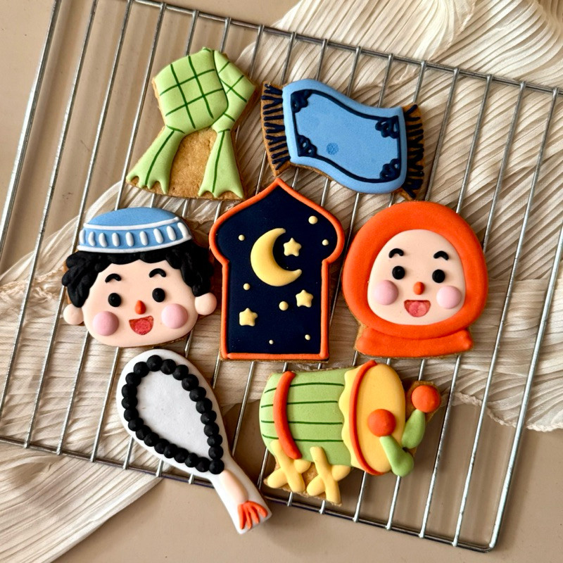

Lebaran Cookies Character (Ramadhan / Kukis EID / Idul Fitri Collection) - Sugar Cookies / Decorated Cookies / Kukis Hias