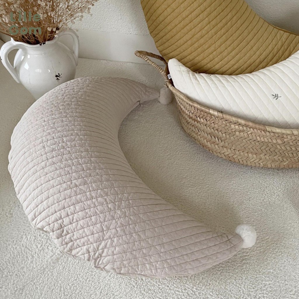 Moon Shaped Pillow / Bantal Bulan Sabit Bayi
