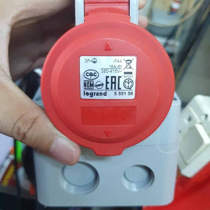 PLUG SOCKET LEGRAND 3PHASE 3P 3 P PHASE 4PIN 4 PIN 16A 16 AMPERE - PLUG