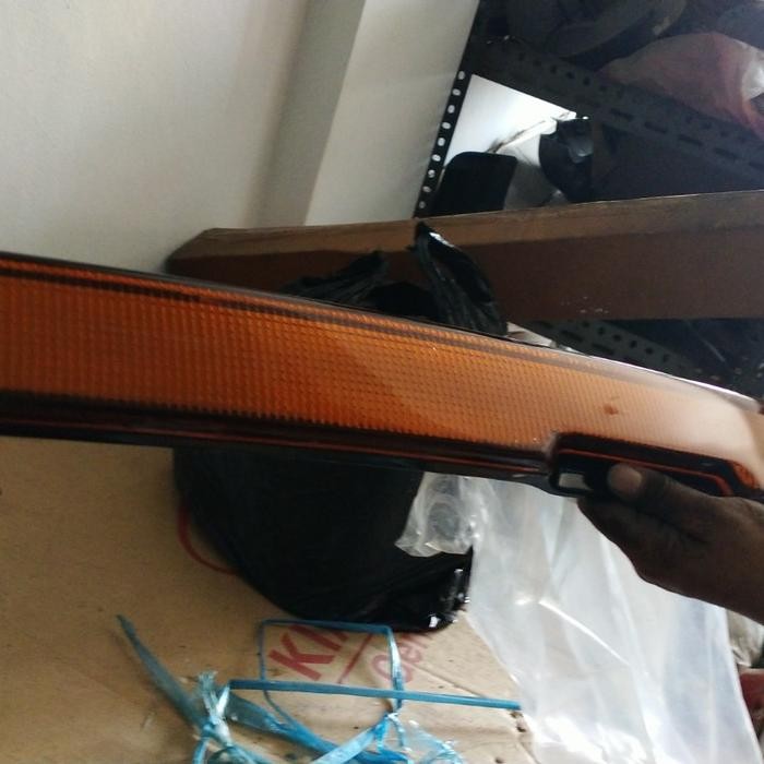 b39050860 reflektor bagasi ford laser top