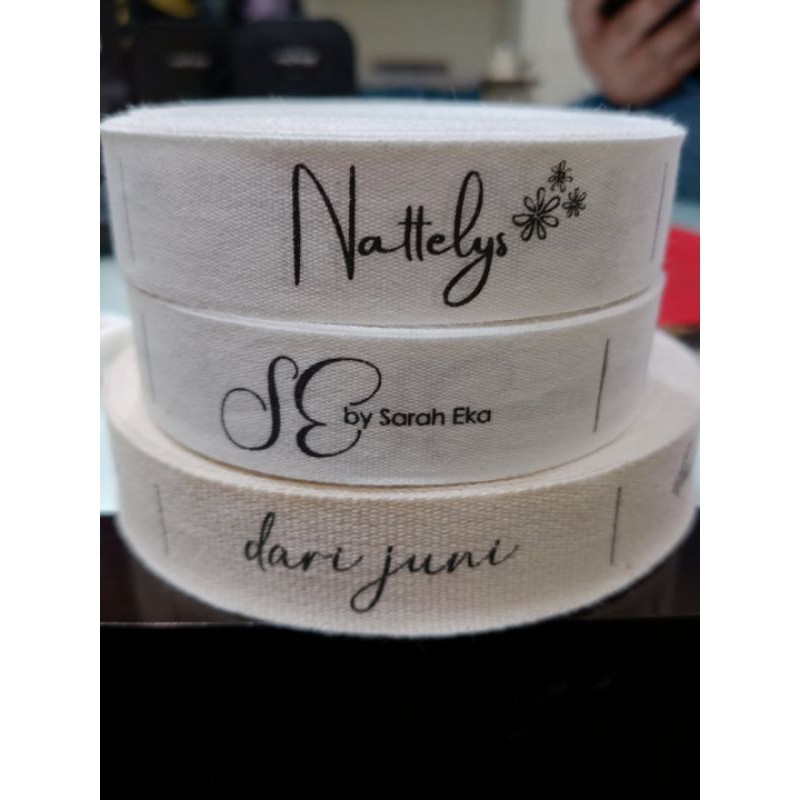 

KAYDEN STORE LABEL BAJU DAN HIJAB KATUN 2-4 HARI JADI