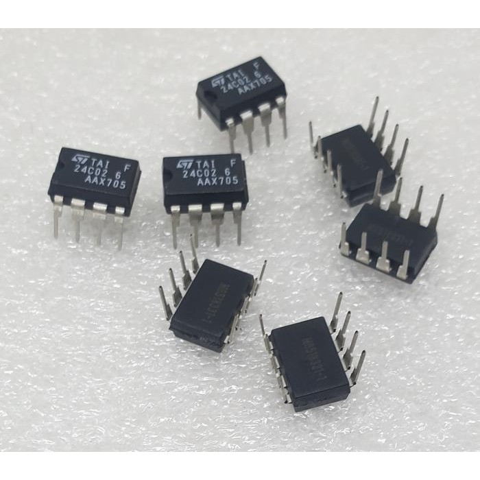 (FS) IC Memory EPROM 24C02 Original ST